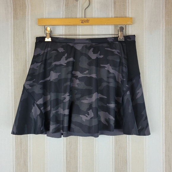 Athleta Match Point Skort Mini Skirt Camo Gray Black Size Small - Picture 3 of 13